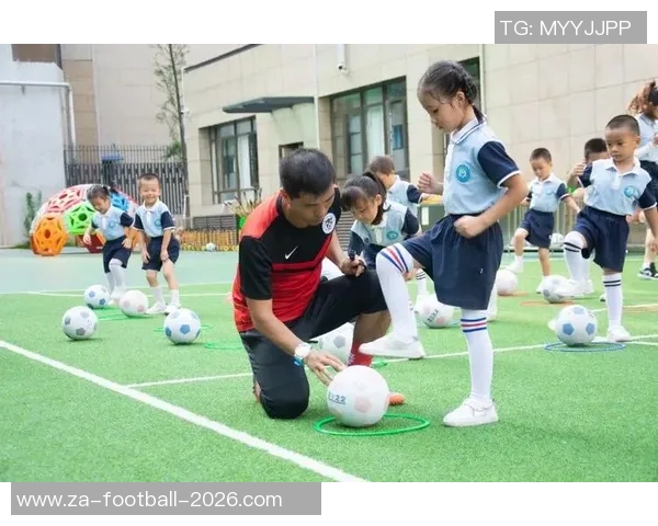 幼儿足球传球射门游戏趣味训练提升孩子团队合作与运动能力的最佳选择 幼儿足球传球射门游戏趣味训练提升孩子团队合作与运动能力的最佳选择