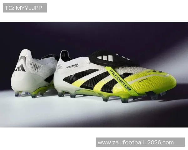 提升球技的秘密武器阿迪达斯室内足球鞋助你在场上闪耀光芒