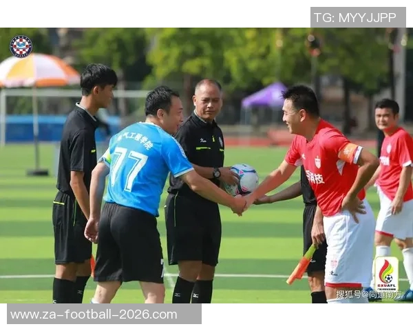 高校校友足球联赛盛大开幕各校精英齐聚一堂展现青春风采与竞技精神